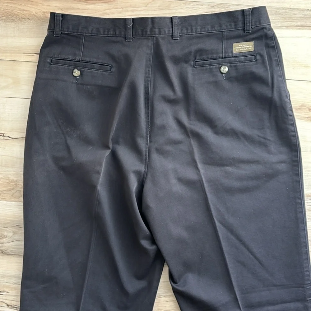 Haggar Mens Black Khaki Pants. Excellent Condition. 38 waist and 33 inch inseam.